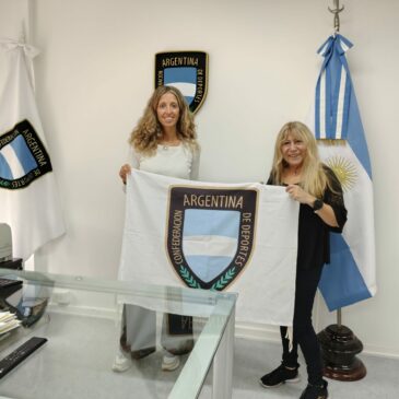 La Liga Argentina de Bowling recibió la bandera de la Confederación Argentina de Deportes