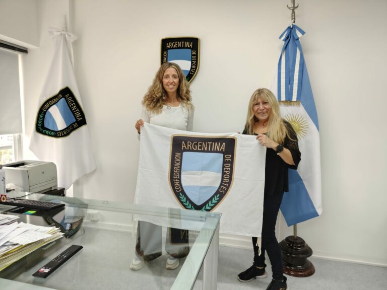 La Liga Argentina de Bowling recibió la bandera de la Confederación Argentina de Deportes