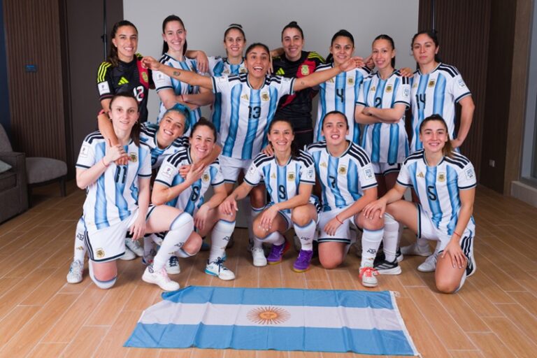 La selección femenina de futsal arrancó el Mundial con una victoria histórica