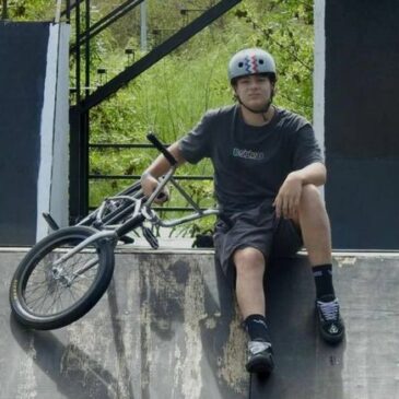 Manuel Turone, presente en la elite mundial del BMX Freestyle